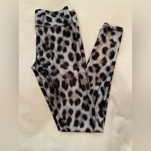 Terez Silver Leopard Leggings